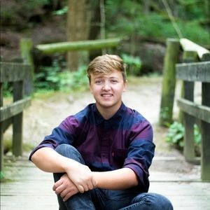 Meet your Posher, Jaret